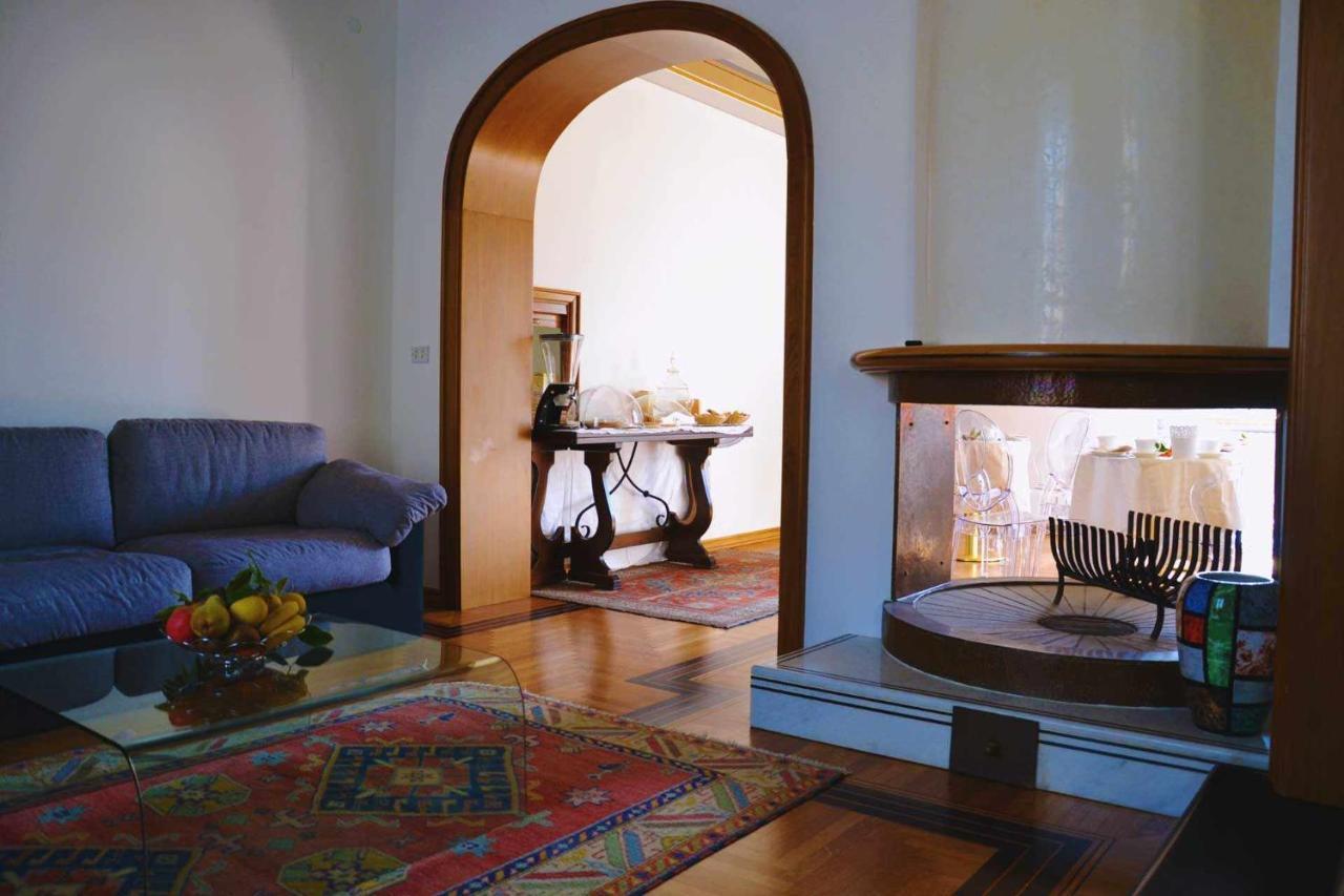 アトリ Beb Cornelia Bed & Breakfast エクステリア 写真